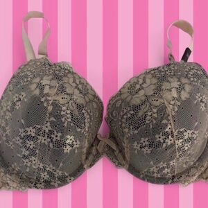 Victoria’s Secret Lace Shimmer Bra w/ Original Tags